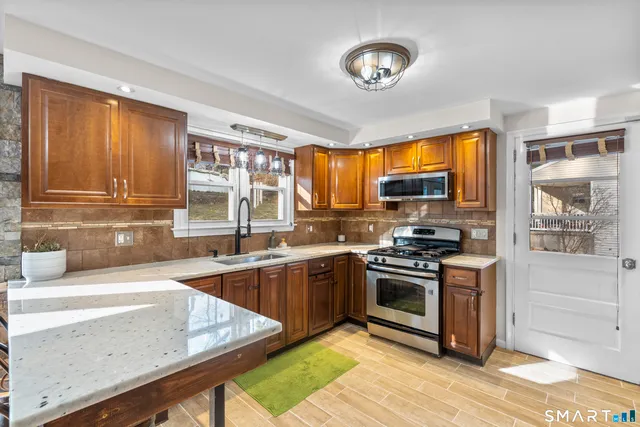 $465,000 | 170 Dayl Drive, Berlin, CT 06037