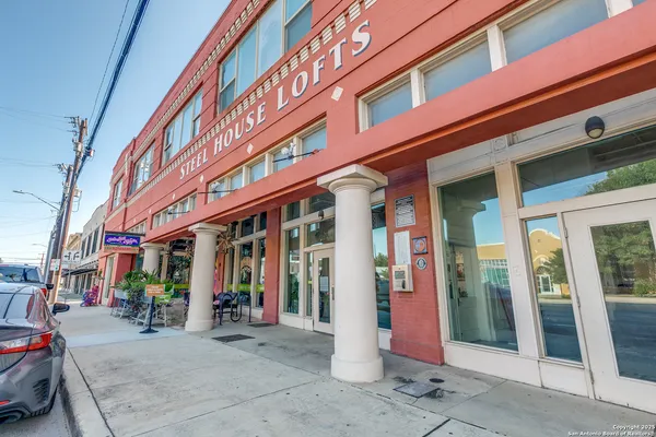 $235,000 | 1401 South Flores Street, Unit 206, San Antonio, TX 78204