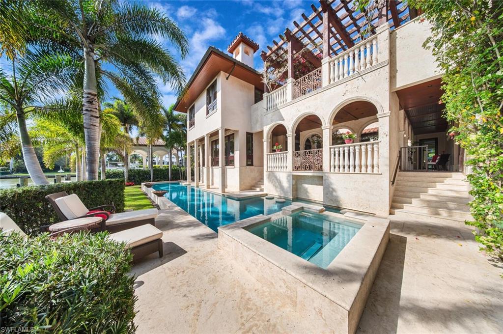 2233 Forrest Lane Naples, FL 34102 - Photo 19 of 49