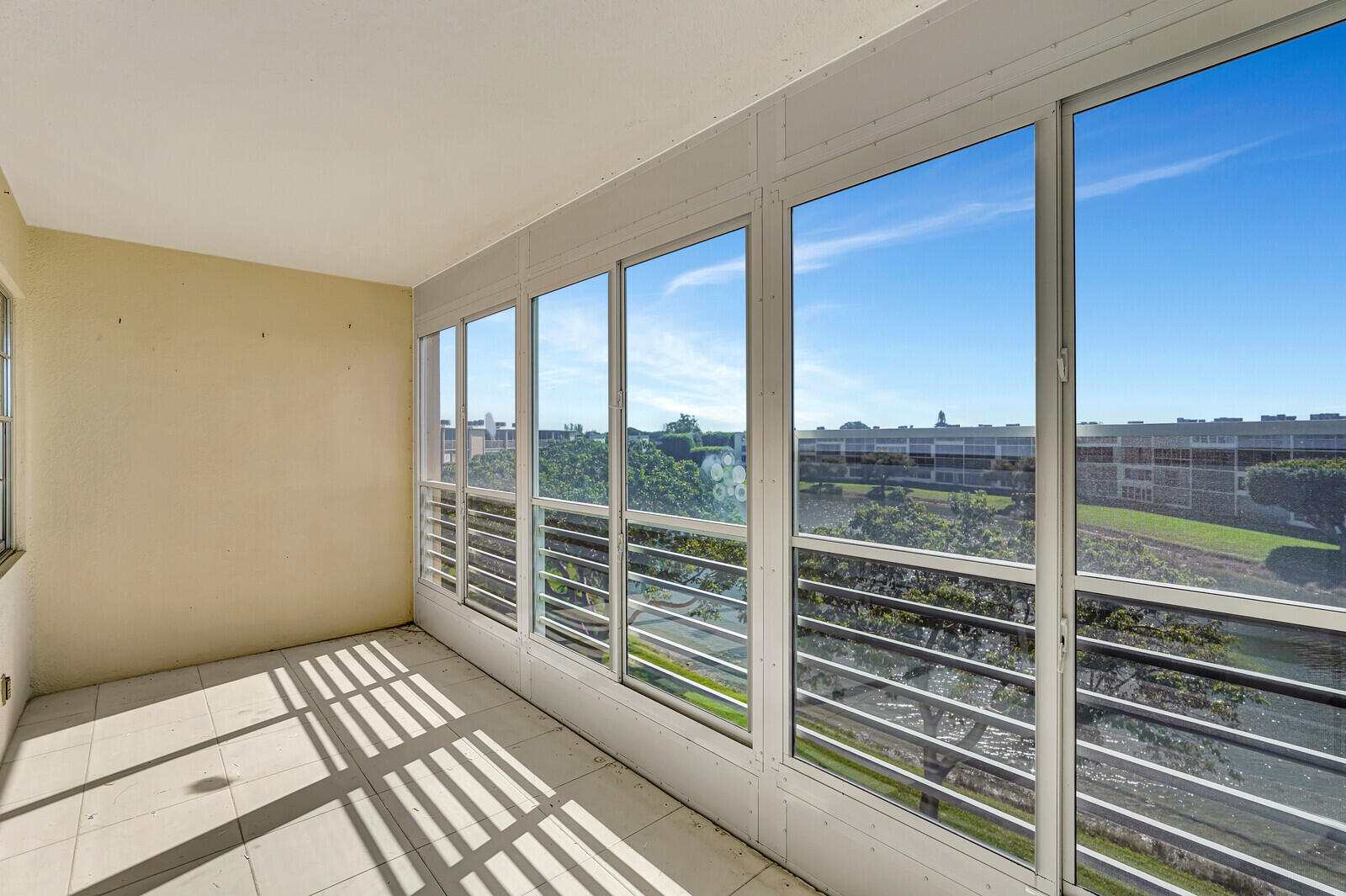 4022 Newcastle B, Unit 4022 Boca Raton, FL 33434 - Photo 5 of 23 19_Image_19_mls