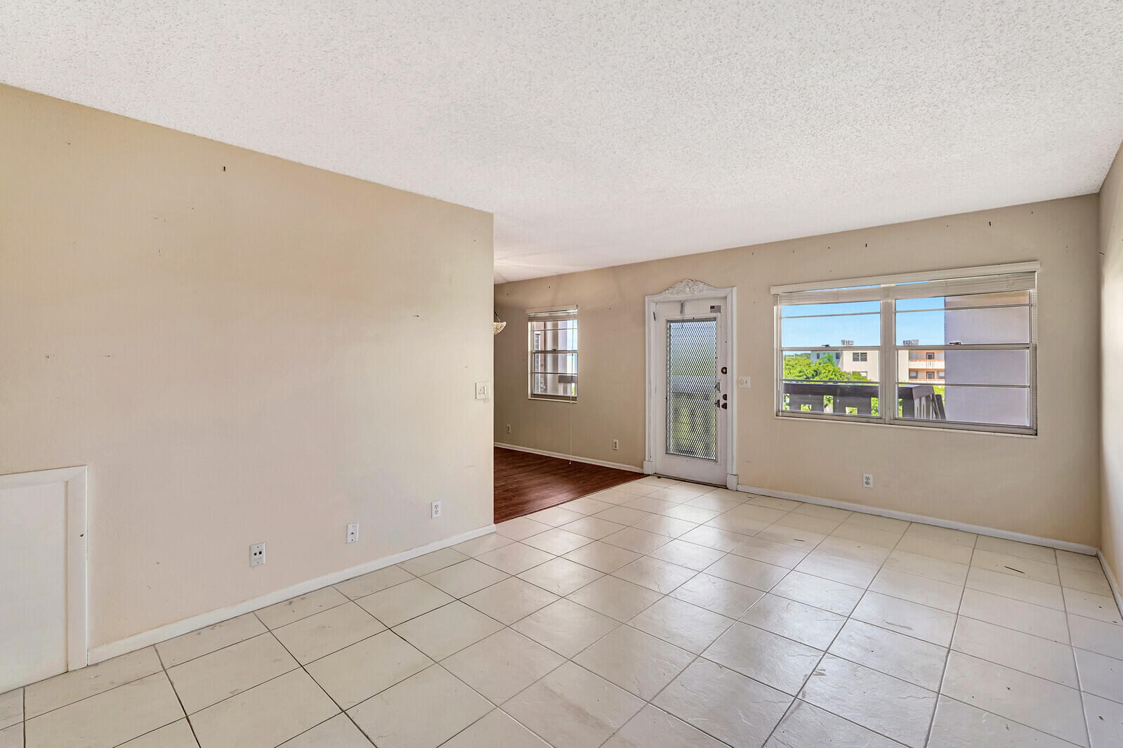4022 Newcastle B, Unit 4022 Boca Raton, FL 33434 - Photo 8 of 23 12_Image_12_mls
