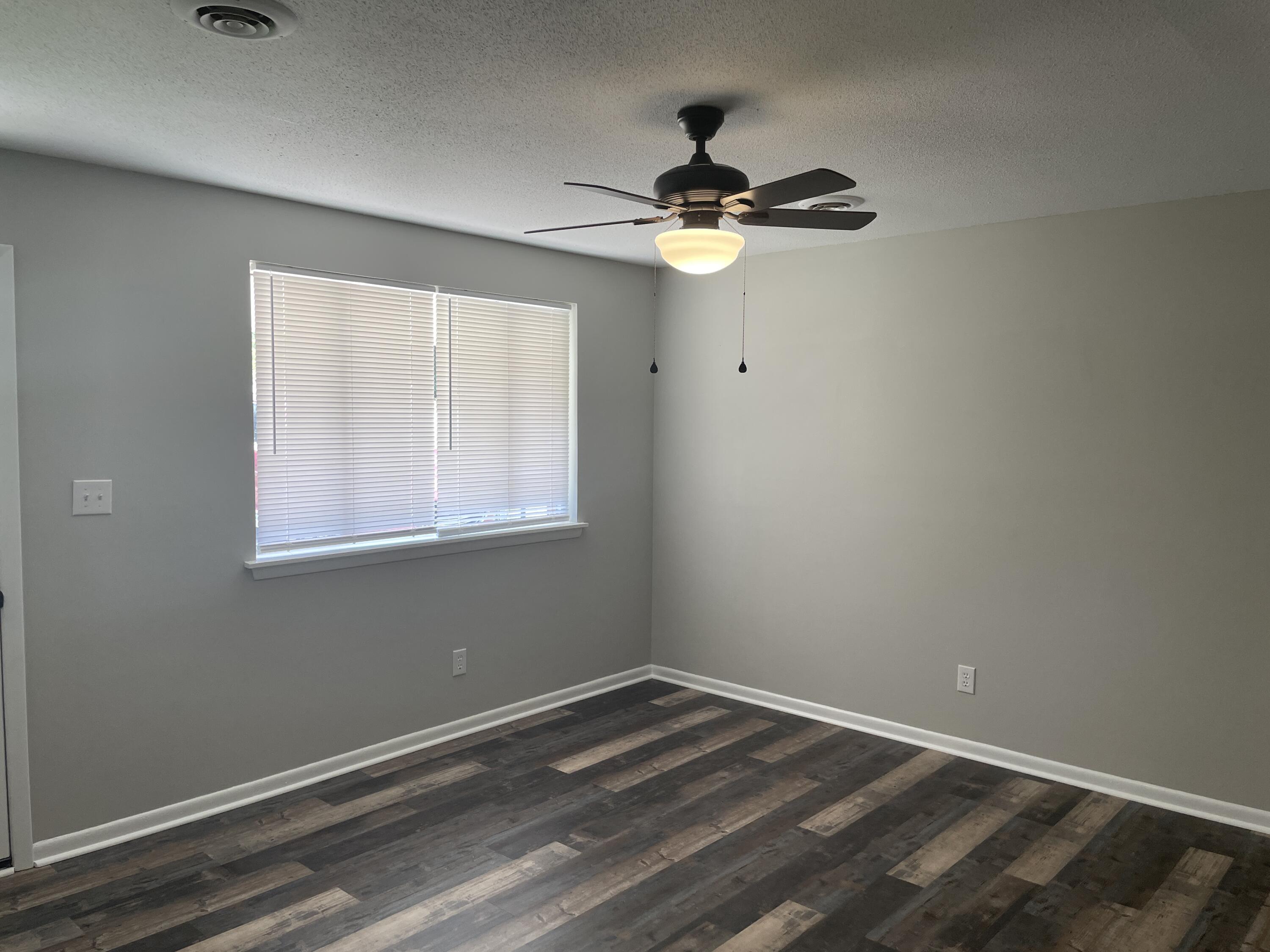 3918 Maddox Road Augusta, GA 30909 - Photo 2 of 17 Livingroom