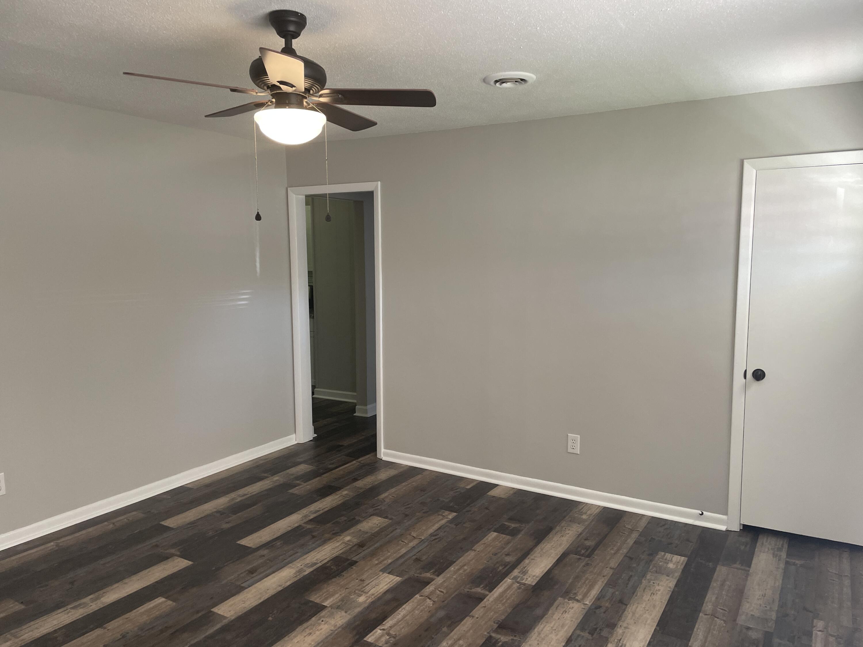 3918 Maddox Road Augusta, GA 30909 - Photo 3 of 17 Livingroom