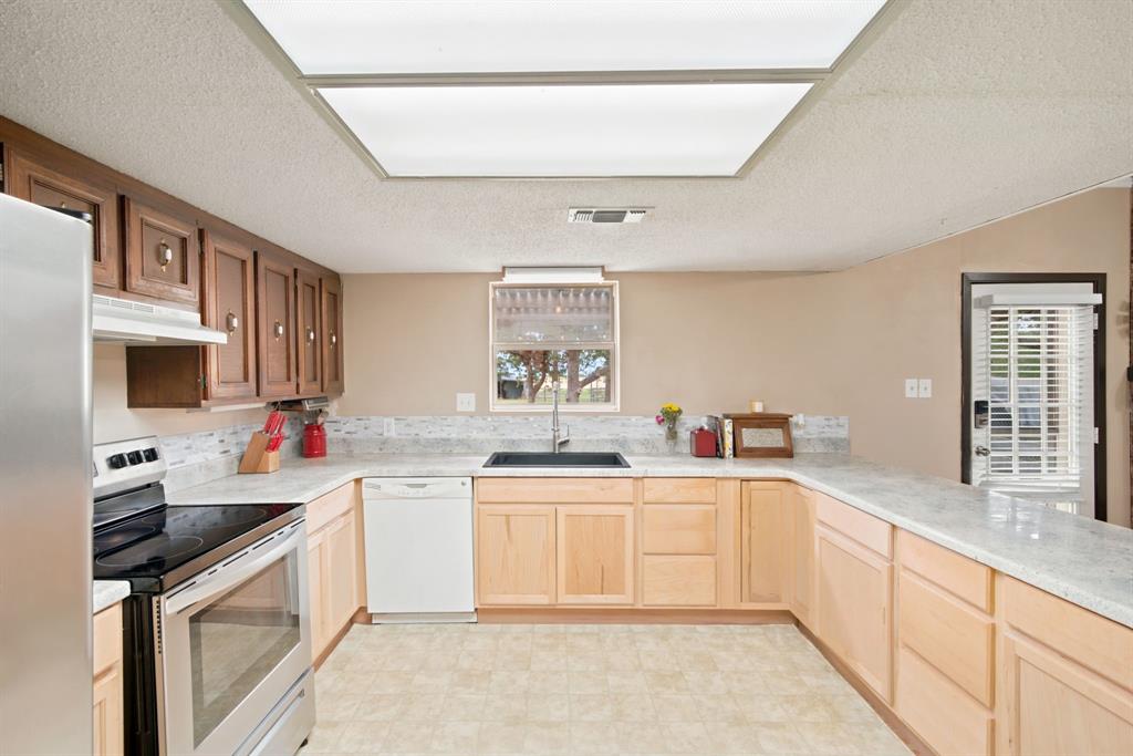 618 Highway 2731 Rising Star Tx 76471 Rising Star, TX 76471 - Photo 8 of 39 Gallery Image 8