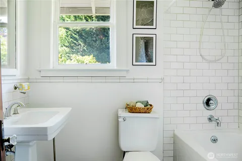 $1,370,000 | 3307 East Pike Street, Seattle, WA 98122