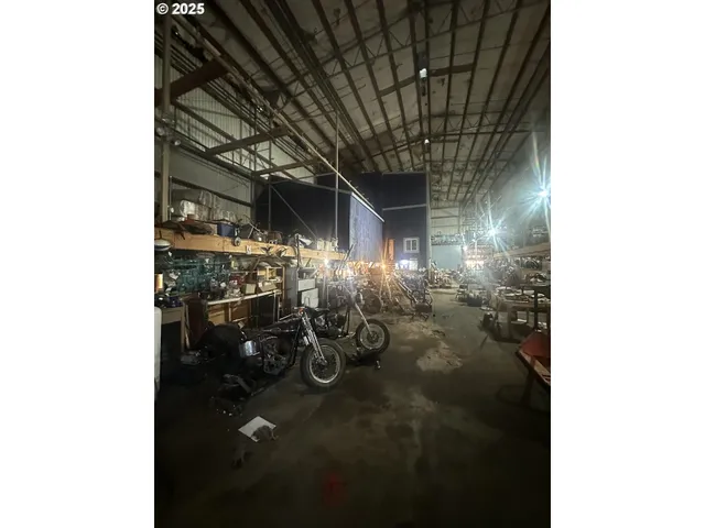 $899,000 | 700 Park Avenue, Unit 703 625, Lakeside, OR 97449