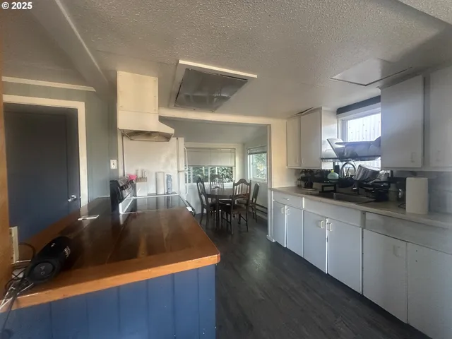 $899,000 | 700 Park Avenue, Unit 703 625, Lakeside, OR 97449