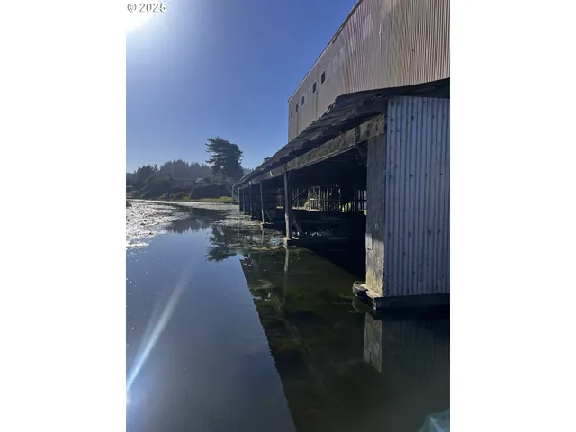 $899,000 | 700 Park Avenue, Unit 703 625, Lakeside, OR 97449