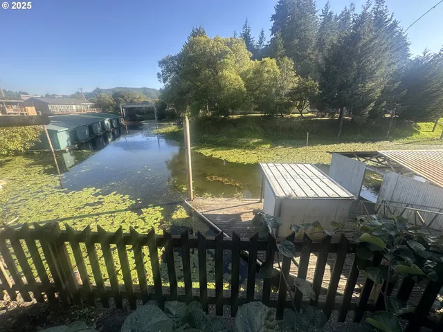 $899,000 | 700 Park Avenue, Unit 703 625, Lakeside, OR 97449