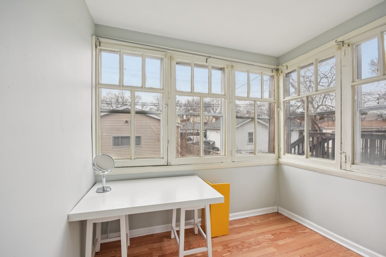 2928 North Rutherford Avenue Chicago, IL 60634 - Photo 10 of 25 a dining room with a window