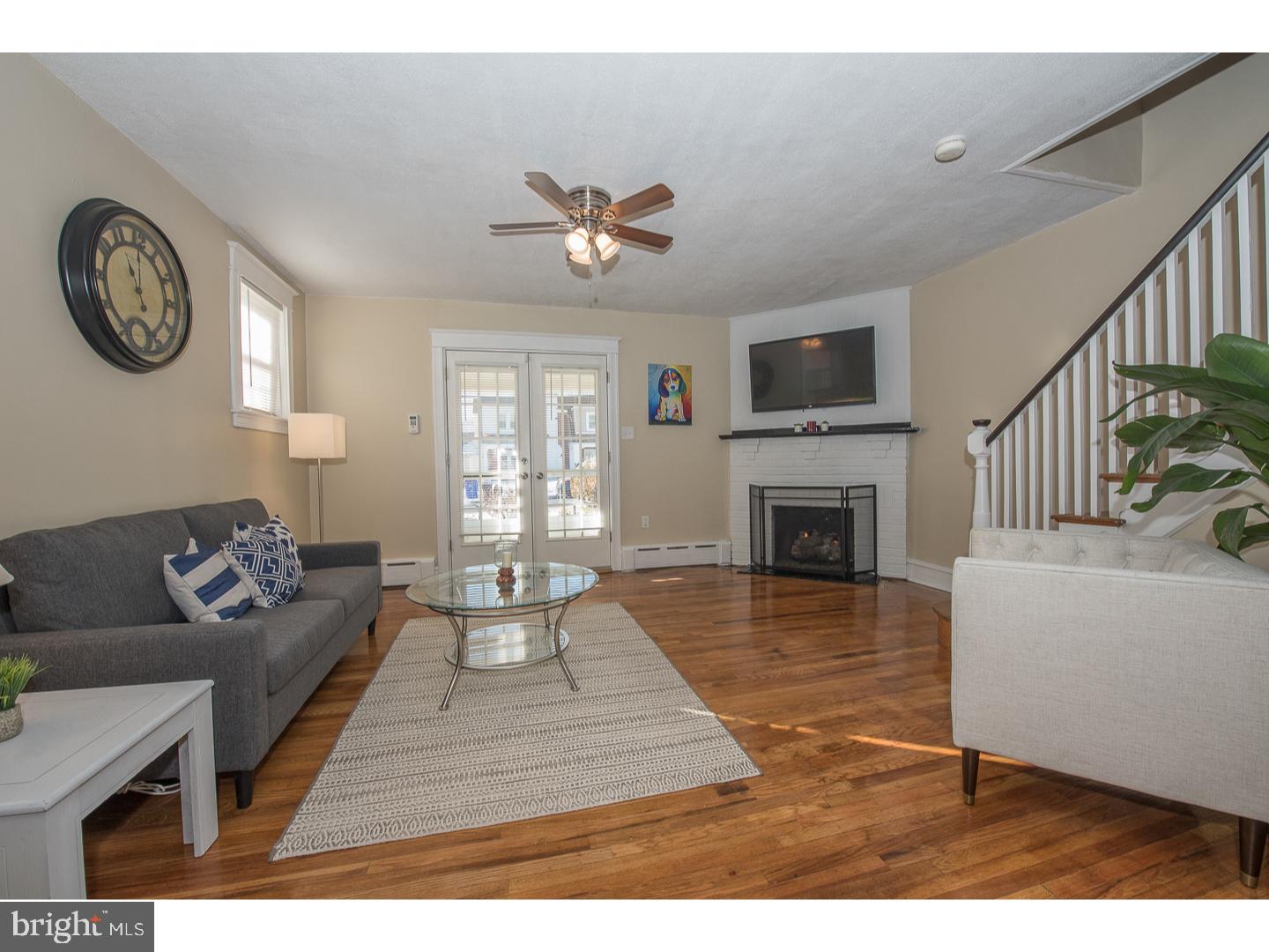 609 Arbor Road Cheltenham, PA 19012 - Photo 3 of 25 Living Room