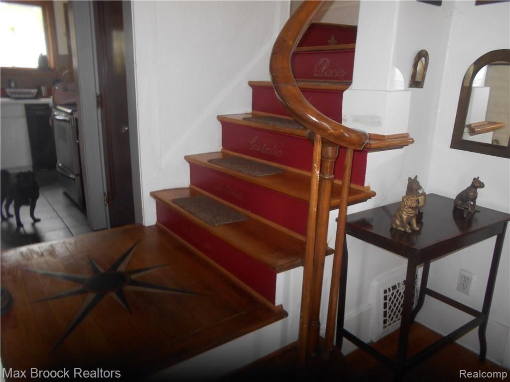 70 Chippewa Road Pontiac, MI 48341 - Photo 11 of 32 DSCN0622.JPG
