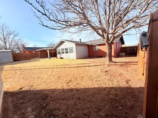 $129,900 | 320 Arthur Street, Tulia, TX 79088