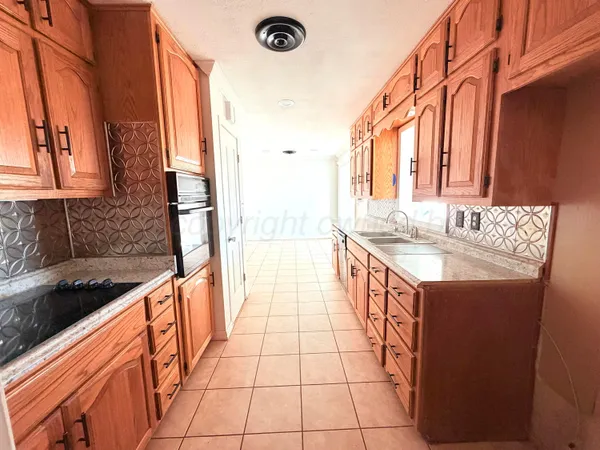 $129,900 | 320 Arthur Street, Tulia, TX 79088