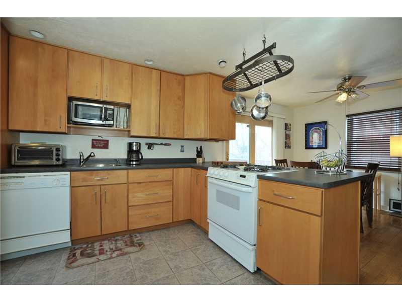6448 Landview Road Pittsburgh, PA 15217 - Photo 4 of 10 Kitchen.