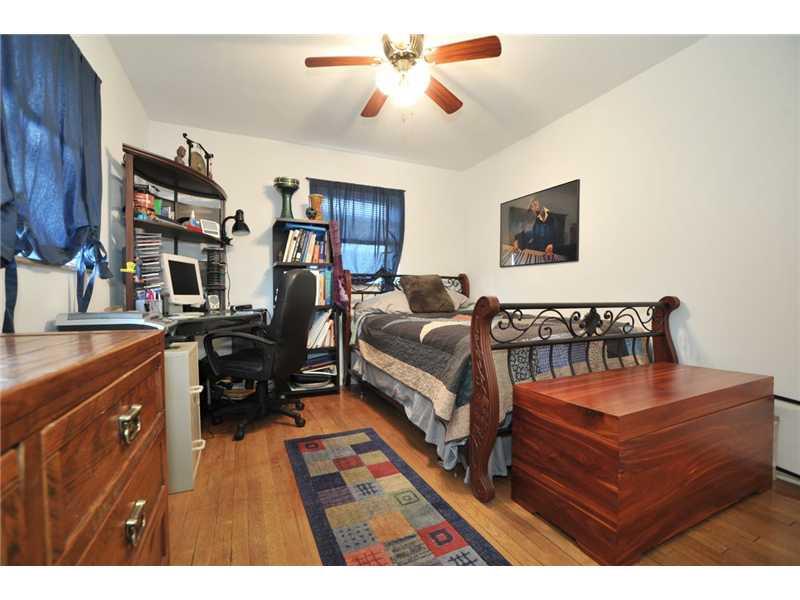 6448 Landview Road Pittsburgh, PA 15217 - Photo 6 of 10 Bedroom.