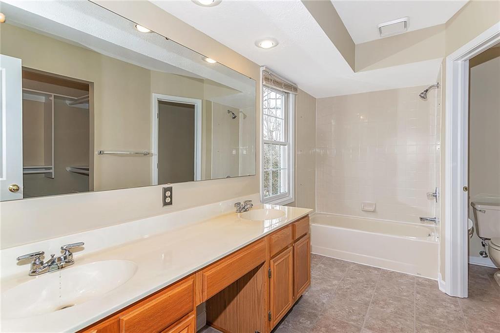 10815 Thistle Ridge Fishers, IN 46038 - Photo 26 of 30 Gallery Image 26