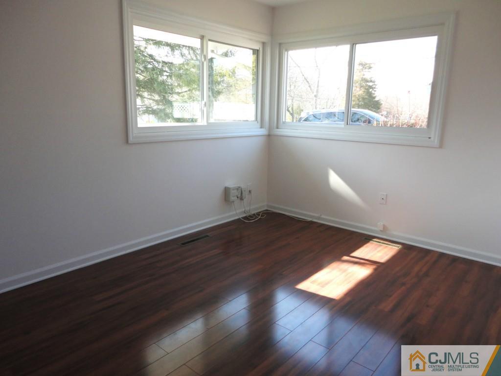8 Cranston Road Kendall Park, NJ 08824 - Photo 14 of 24 Gallery Image 14