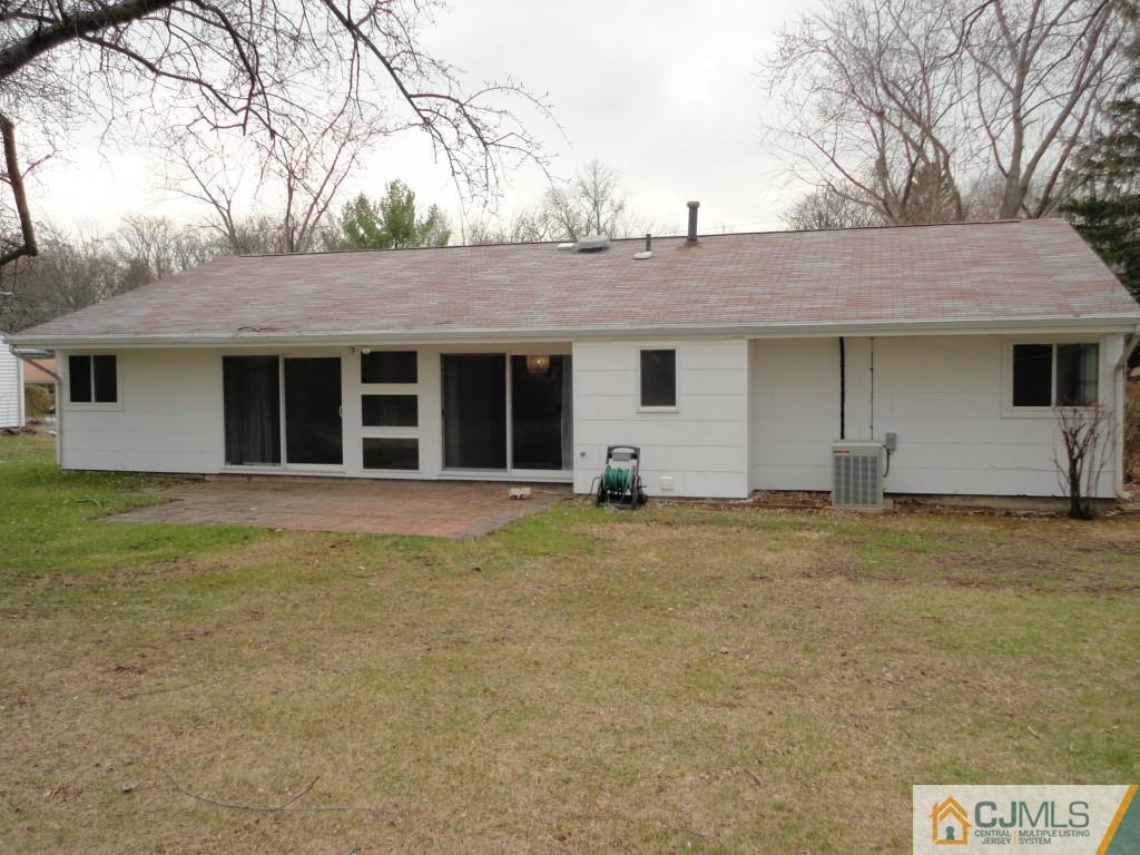 8 Cranston Road Kendall Park, NJ 08824 - Photo 22 of 24 Gallery Image 22