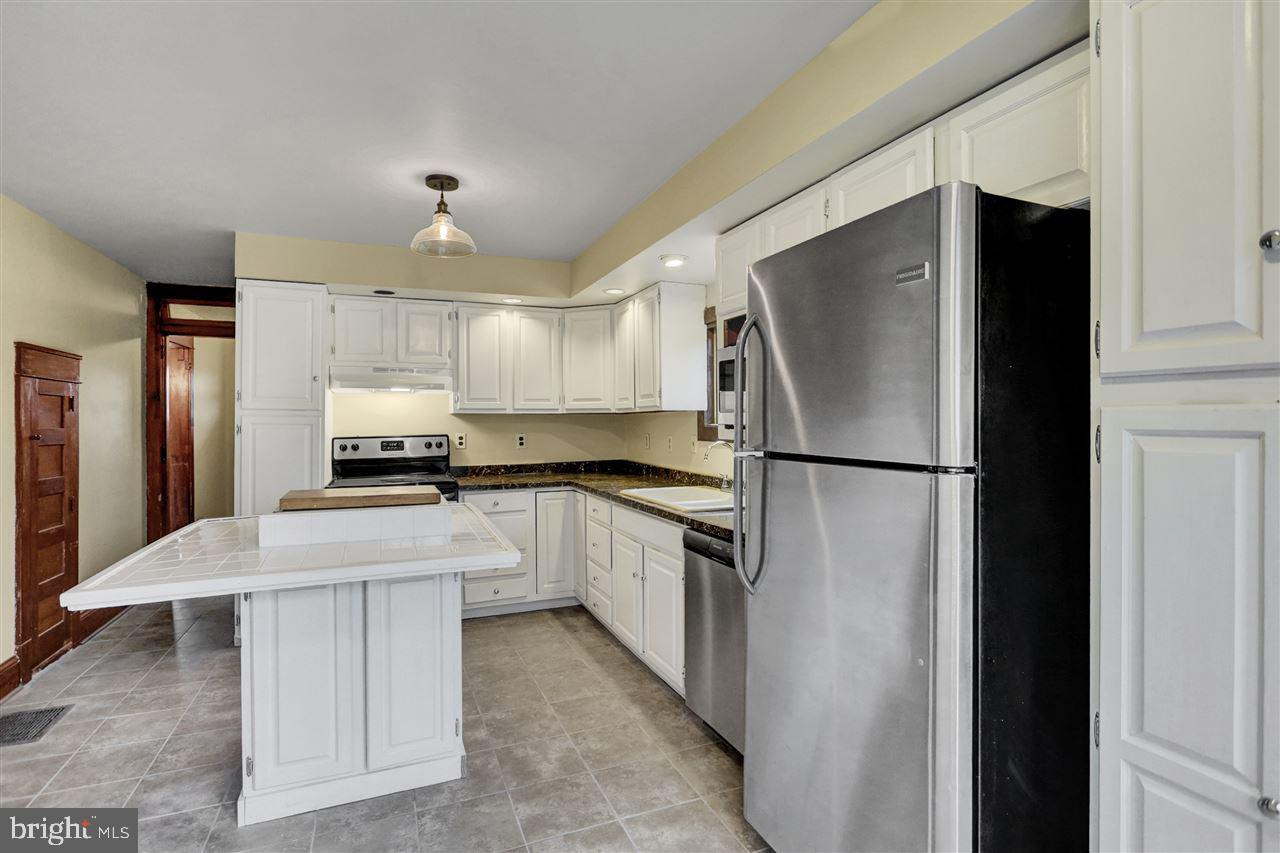 352 North Middlesex Road Carlisle, PA 17013 - Photo 5 of 24 Gallery Image 5