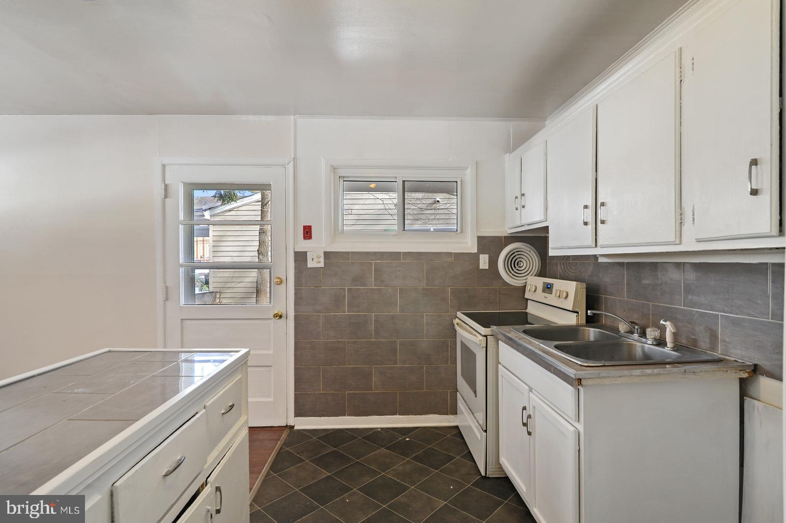 430 Collins Drive Dover, DE 19901 - Photo 7 of 13