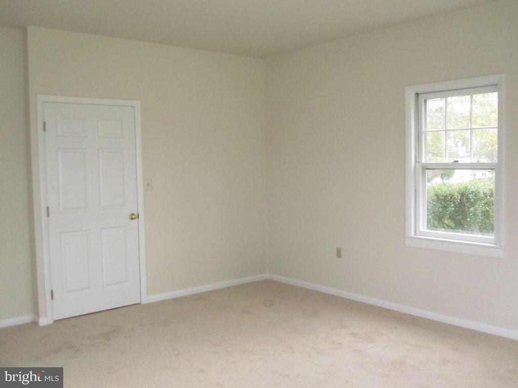 1818 East Mt Hope Road Manheim, PA 17545 - Photo 3 of 27 Gallery Image 3