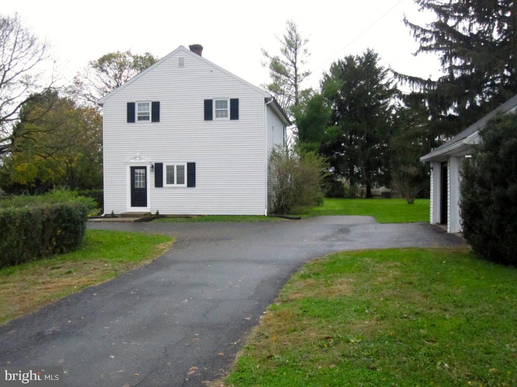 1818 East Mt Hope Road Manheim, PA 17545 - Photo 7 of 27 Gallery Image 7