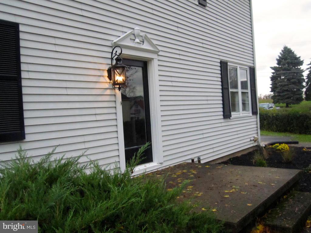 1818 East Mt Hope Road Manheim, PA 17545 - Photo 8 of 27 Gallery Image 8