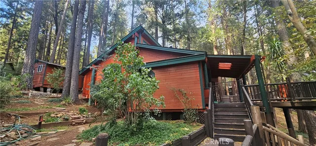 a view of a pathway of a building