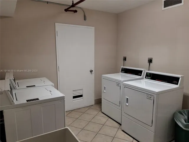 $3,200 | 5161 Collins Avenue, Unit 312, Miami Beach, FL 33140