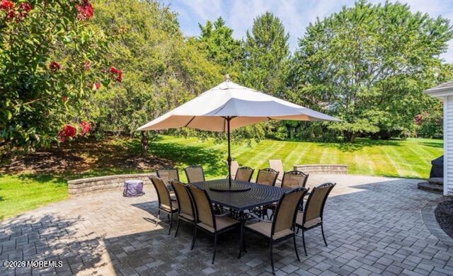 15 Huntley Road Holmdel, NJ 07733 - Photo 40 of 49 15 Huntley in the spring