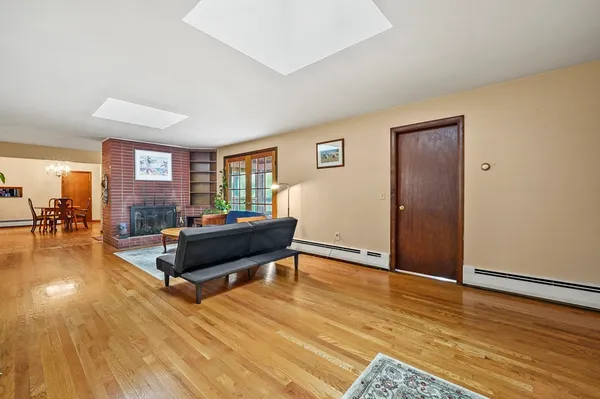 $579,000 | 577 Grove Street, Worcester, MA 01605