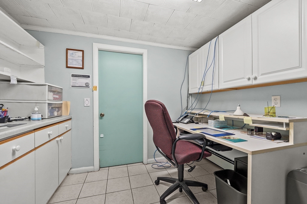 577 Grove Street Worcester, MA 01605 - Photo 25 of 39