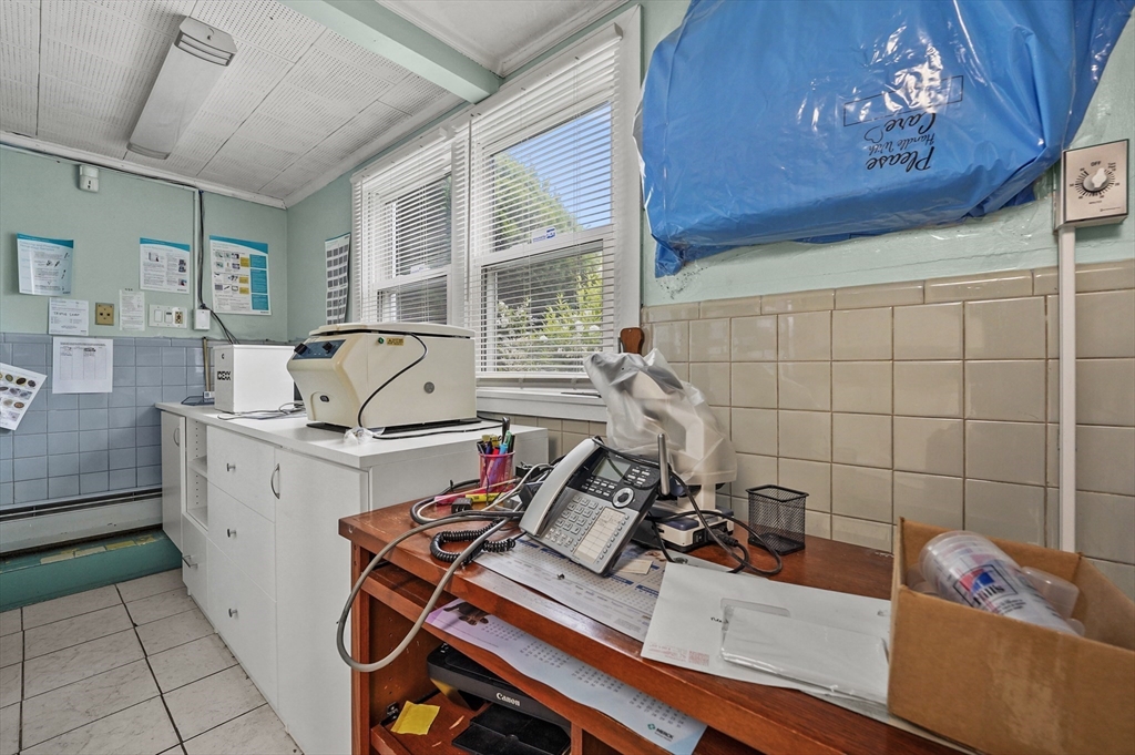 577 Grove Street Worcester, MA 01605 - Photo 27 of 39