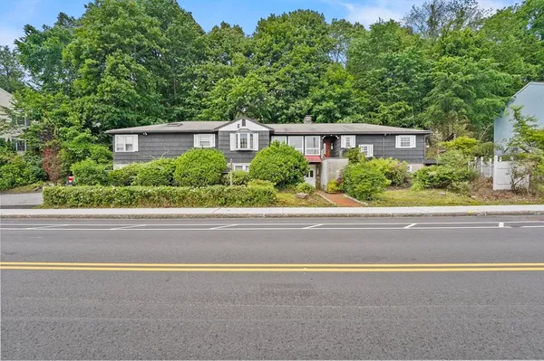 $579,000 | 577 Grove Street, Worcester, MA 01605