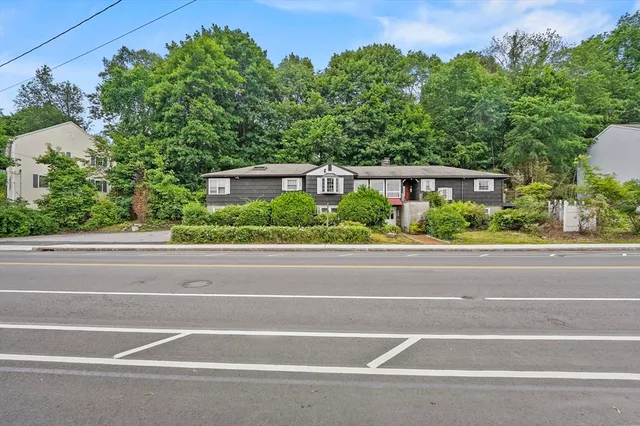 $579,900 | 577 Grove Street, Worcester, MA 01605