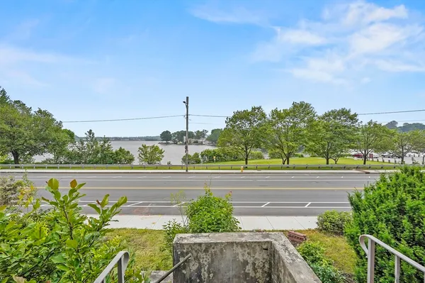 $579,000 | 577 Grove Street, Worcester, MA 01605