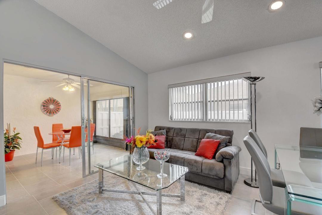 8082 Springtree Road, Unit 8082 Boca Raton, FL 33496 - Photo 4 of 10 Photo 4