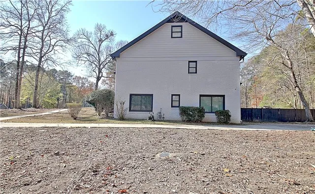 a view of a livingroom and dining room