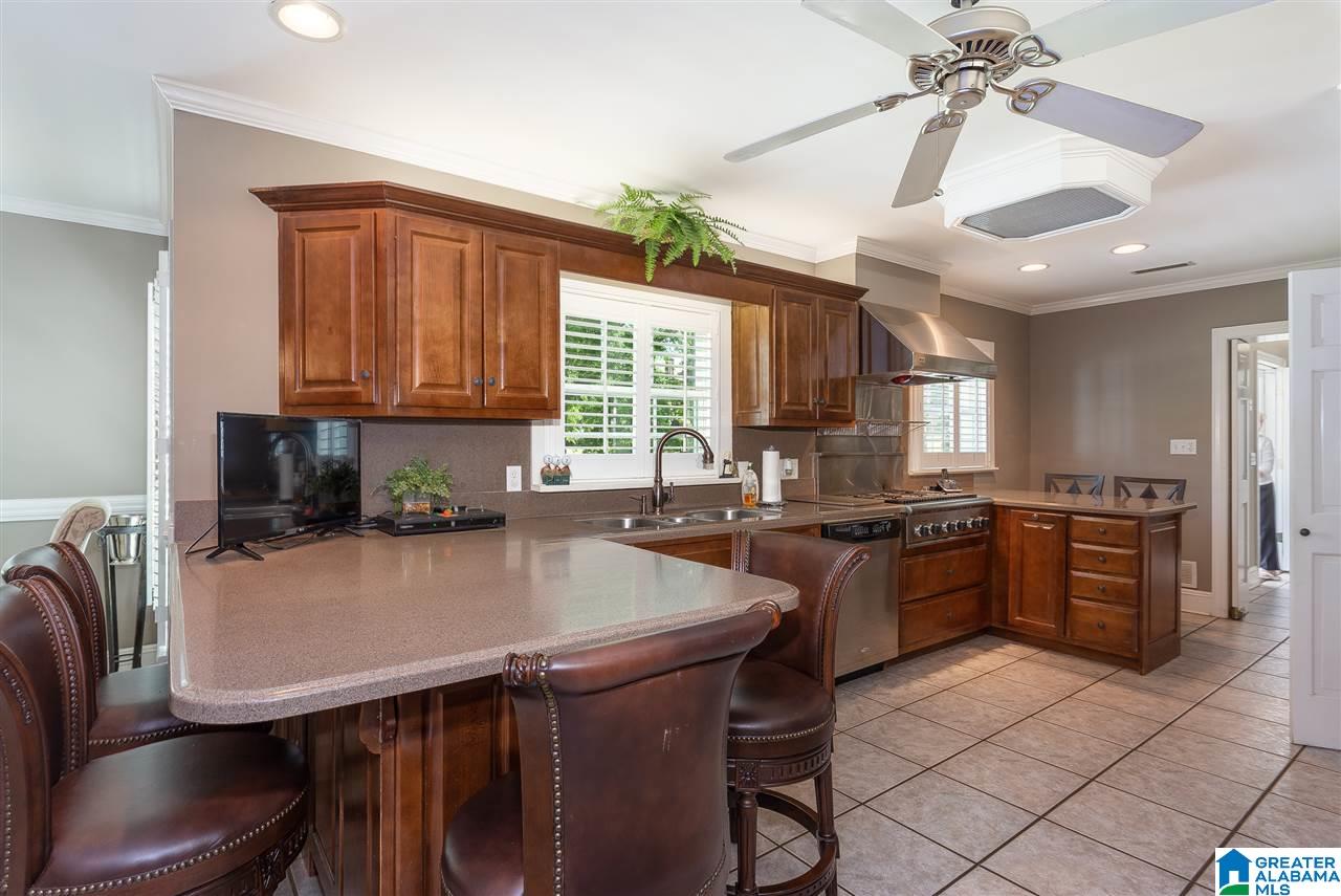 1028 Montvue Road Anniston, AL 36207 - Photo 2 of 50