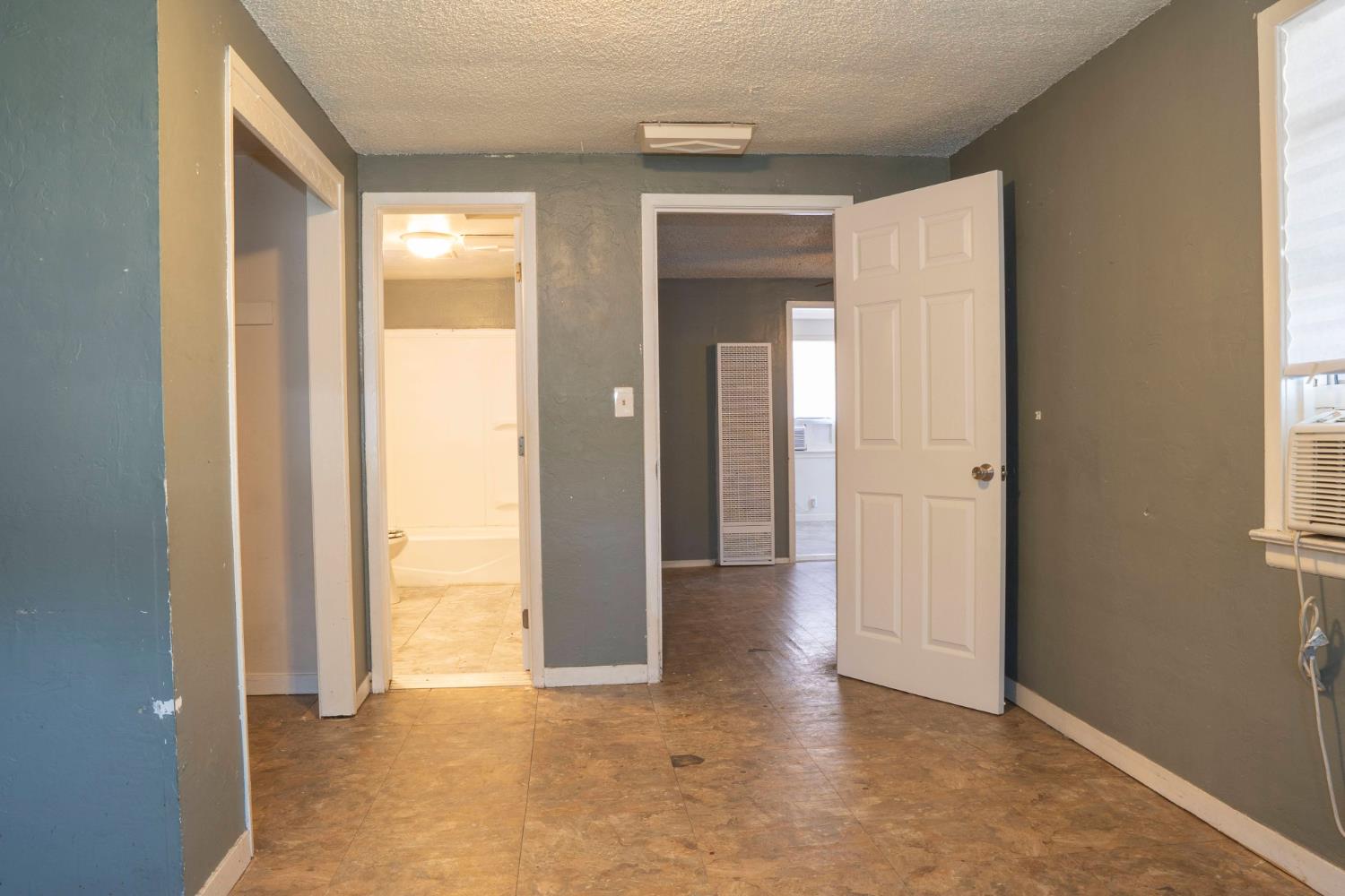 5028 East Balch Avenue Fresno, CA 93727 - Photo 11 of 38