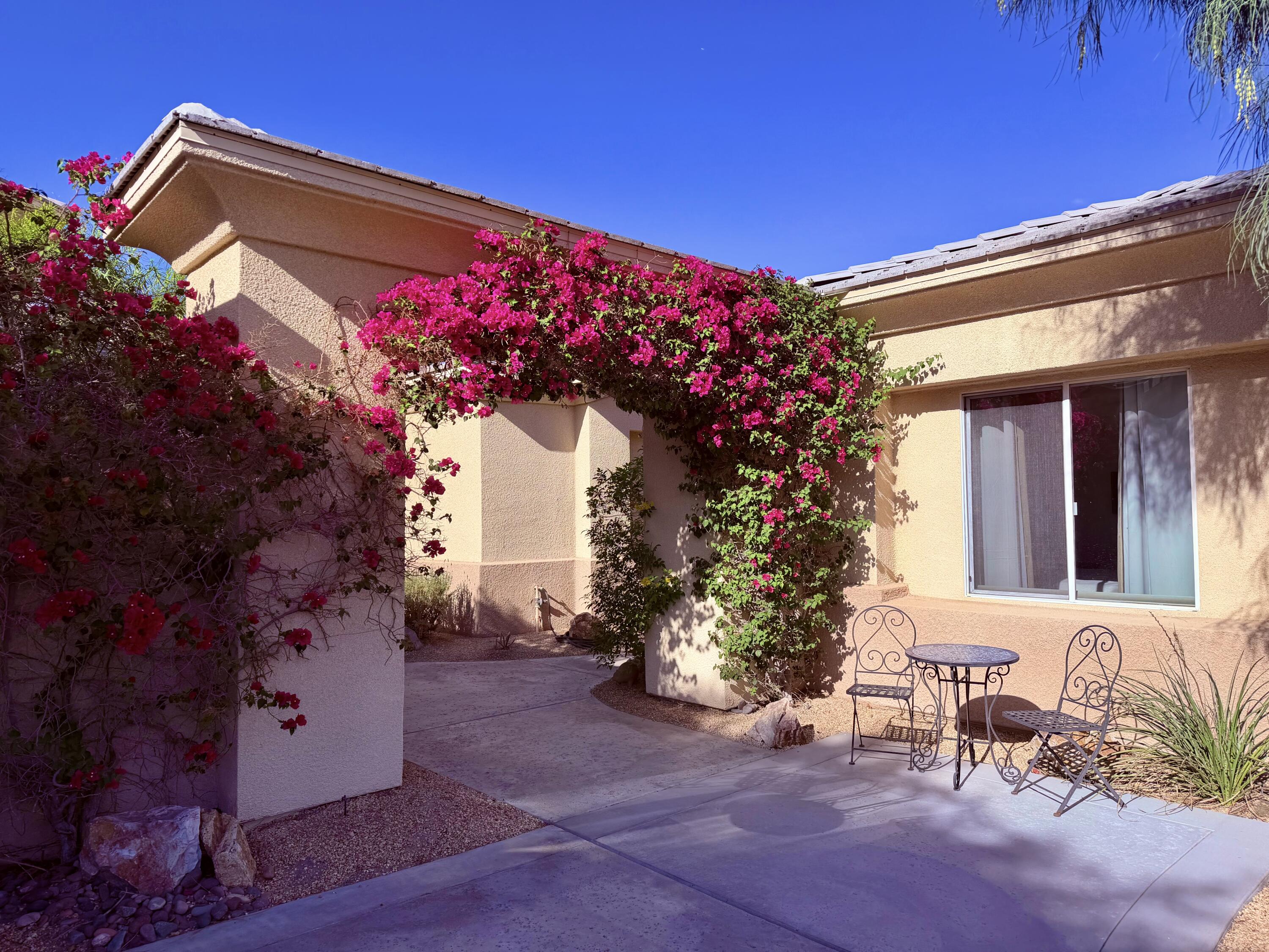 64 Paris Way Rancho Mirage, CA 92270 - Photo 3 of 47 Entry