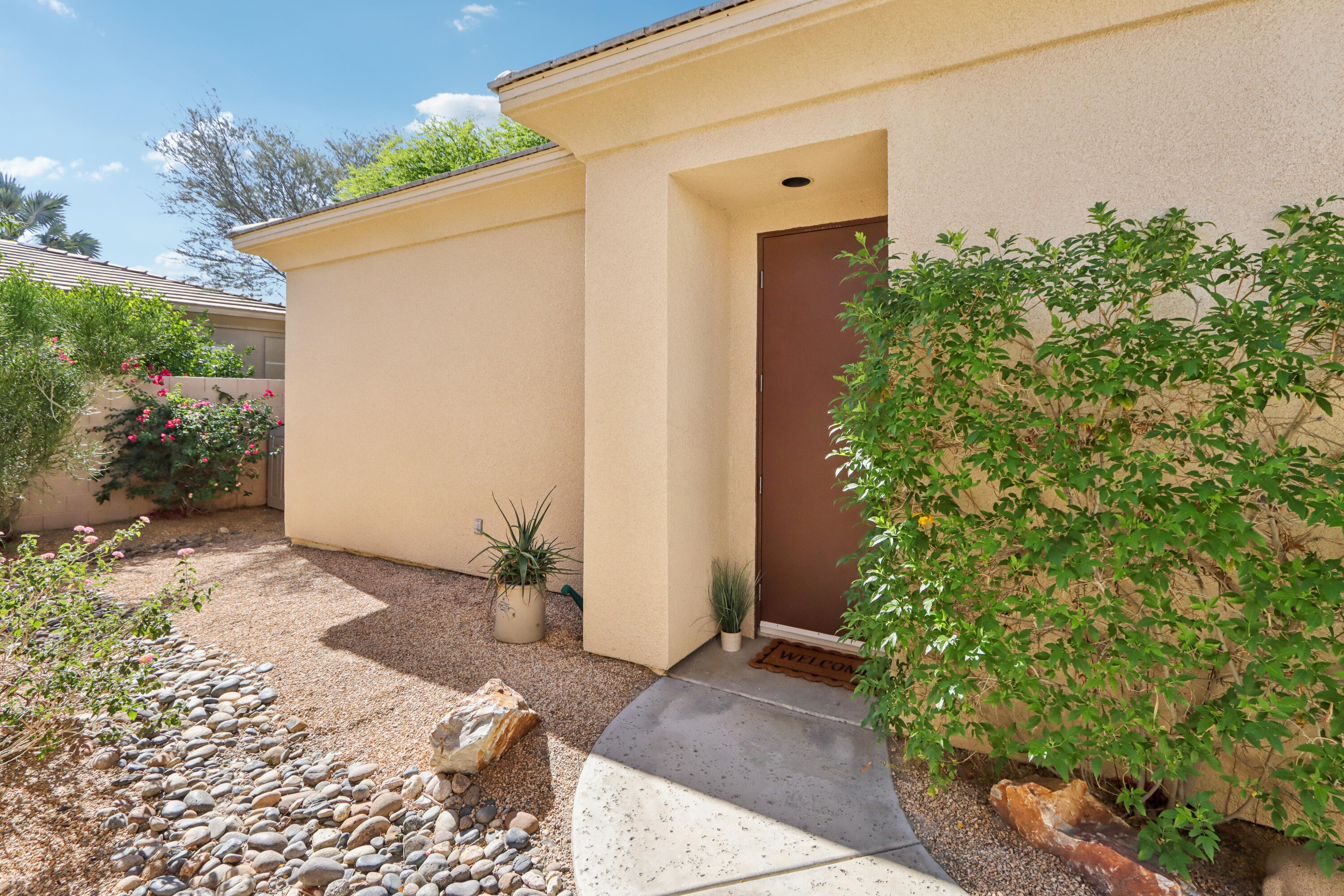 64 Paris Way Rancho Mirage, CA 92270 - Photo 36 of 47 Casita Entry