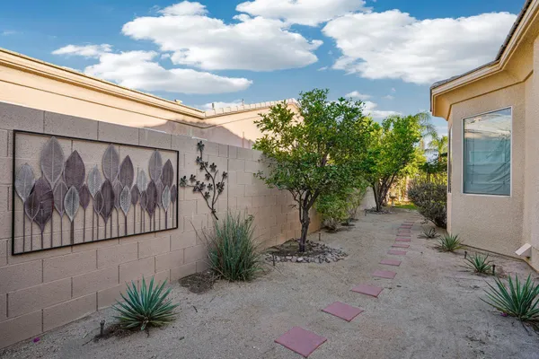 $949,000 | 64 Paris Way, Rancho Mirage, CA 92270