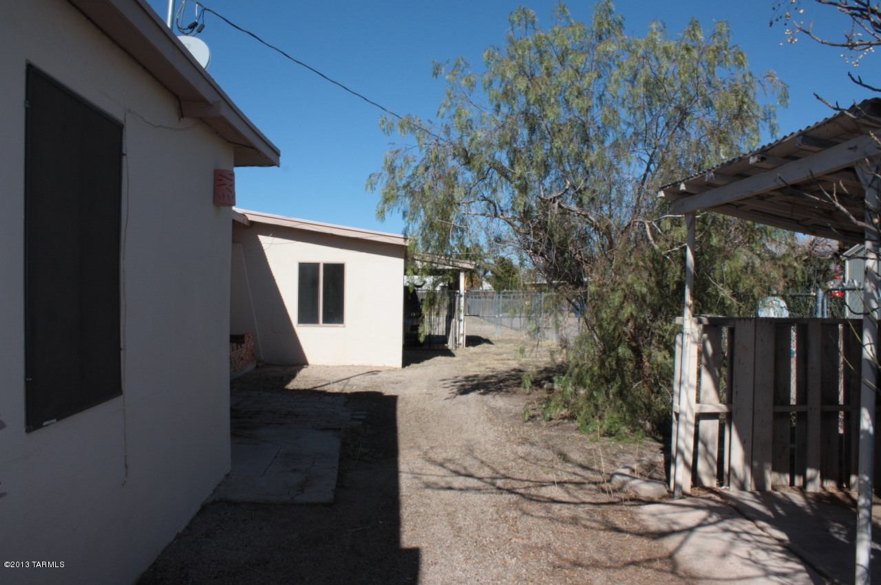 833 West Simmons Road Tucson, AZ 85705 - Photo 15 of 19