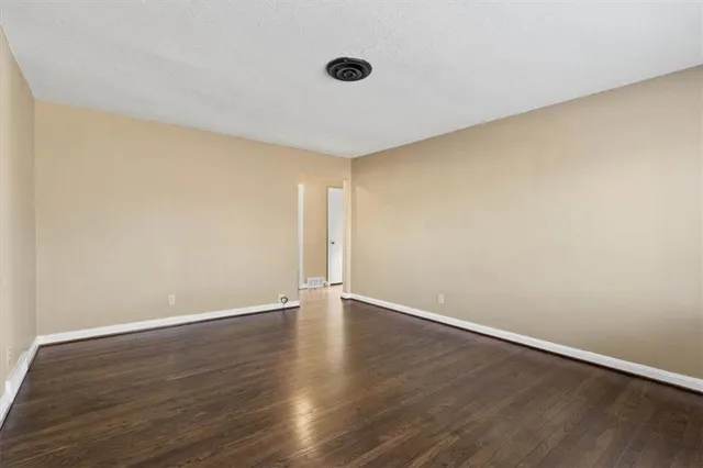 $134,000 | 2319 South Cedar Avenue, Independence, MO 64052