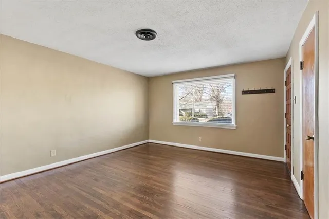 $134,000 | 2319 South Cedar Avenue, Independence, MO 64052