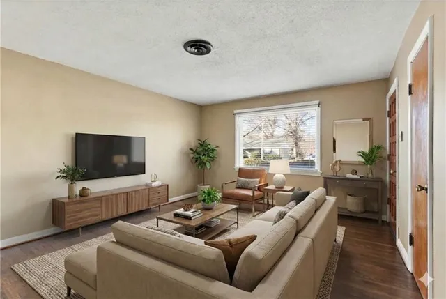 $134,000 | 2319 South Cedar Avenue, Independence, MO 64052