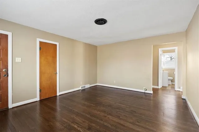 $134,000 | 2319 South Cedar Avenue, Independence, MO 64052