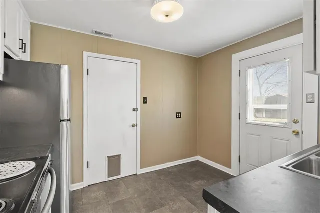 $134,000 | 2319 South Cedar Avenue, Independence, MO 64052